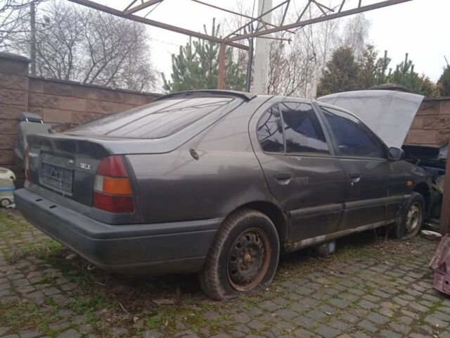 Сірий Ніссан Прімера, об'ємом двигуна 0 л та пробігом 200 тис. км за 450 $, фото 1 на Automoto.ua