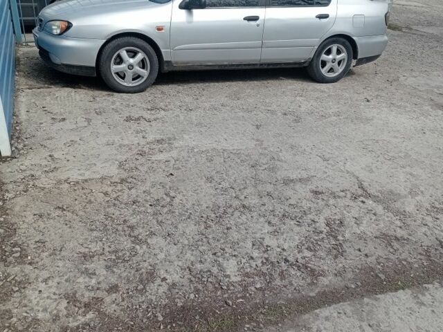 Серый Ниссан Примера, объемом двигателя 1.8 л и пробегом 300 тыс. км за 2650 $, фото 1 на Automoto.ua