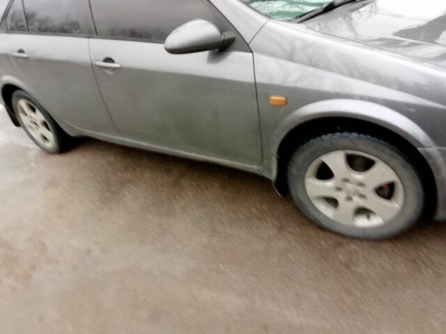 Серый Ниссан Примера, объемом двигателя 1.8 л и пробегом 300 тыс. км за 3200 $, фото 1 на Automoto.ua