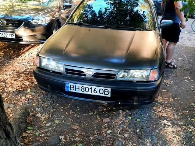 Сірий Ніссан Прімера, об'ємом двигуна 2 л та пробігом 0 тис. км за 1300 $, фото 1 на Automoto.ua