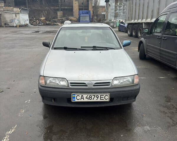 Сірий Ніссан Прімера, об'ємом двигуна 1.6 л та пробігом 222 тис. км за 1350 $, фото 1 на Automoto.ua