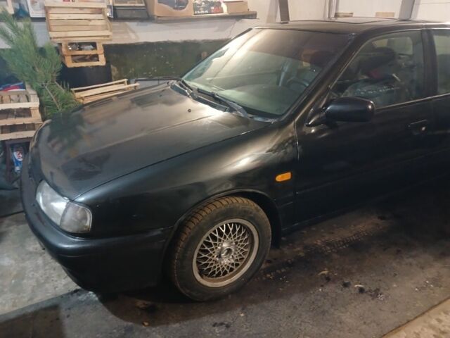 Сірий Ніссан Прімера, об'ємом двигуна 2 л та пробігом 250 тис. км за 1350 $, фото 1 на Automoto.ua