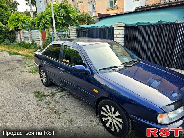 Синий Ниссан Примера, объемом двигателя 1.6 л и пробегом 303 тыс. км за 2500 $, фото 1 на Automoto.ua