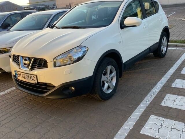 Белый Ниссан Кашкай, объемом двигателя 1.6 л и пробегом 200 тыс. км за 9500 $, фото 1 на Automoto.ua