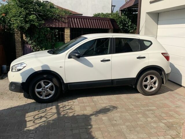 Білий Ніссан Кашкай, об'ємом двигуна 1.6 л та пробігом 148 тис. км за 9000 $, фото 1 на Automoto.ua