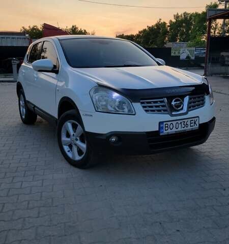 Белый Ниссан Кашкай, объемом двигателя 1.5 л и пробегом 280 тыс. км за 8400 $, фото 1 на Automoto.ua