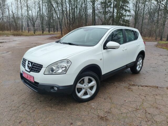 Белый Ниссан Кашкай, объемом двигателя 1.6 л и пробегом 152 тыс. км за 8350 $, фото 1 на Automoto.ua