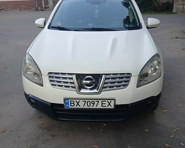 Белый Ниссан Кашкай, объемом двигателя 2 л и пробегом 170 тыс. км за 9000 $, фото 1 на Automoto.ua