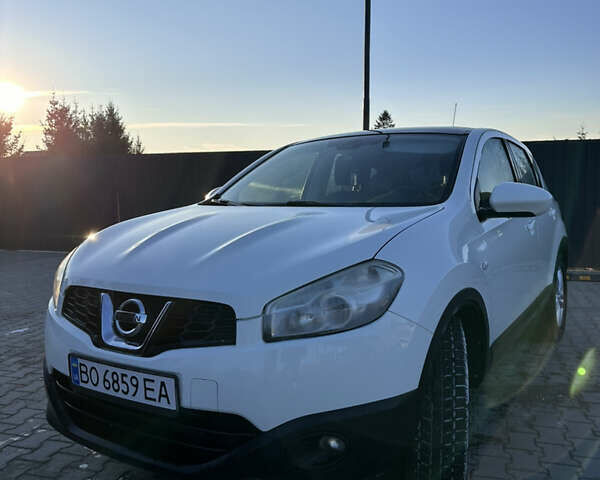 Белый Ниссан Кашкай, объемом двигателя 1.46 л и пробегом 291 тыс. км за 9500 $, фото 1 на Automoto.ua