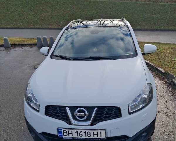 Белый Ниссан Кашкай, объемом двигателя 2 л и пробегом 132 тыс. км за 11084 $, фото 1 на Automoto.ua