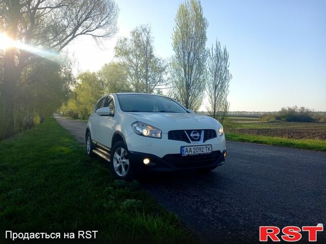 Белый Ниссан Кашкай, объемом двигателя 2 л и пробегом 150 тыс. км за 11900 $, фото 1 на Automoto.ua