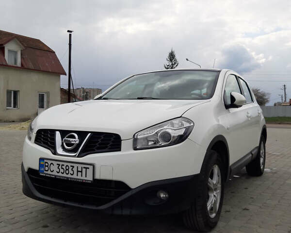 Білий Ніссан Кашкай, об'ємом двигуна 1.6 л та пробігом 219 тис. км за 10300 $, фото 1 на Automoto.ua