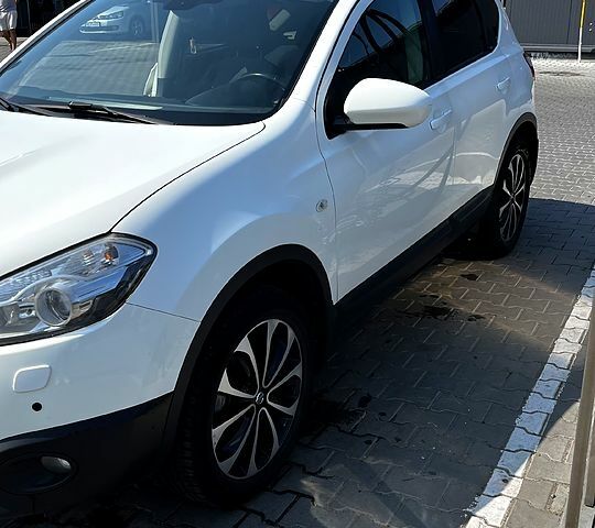 Білий Ніссан Кашкай, об'ємом двигуна 2 л та пробігом 240 тис. км за 11500 $, фото 1 на Automoto.ua