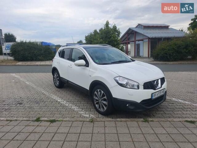 Белый Ниссан Кашкай, объемом двигателя 2 л и пробегом 220 тыс. км за 12999 $, фото 1 на Automoto.ua