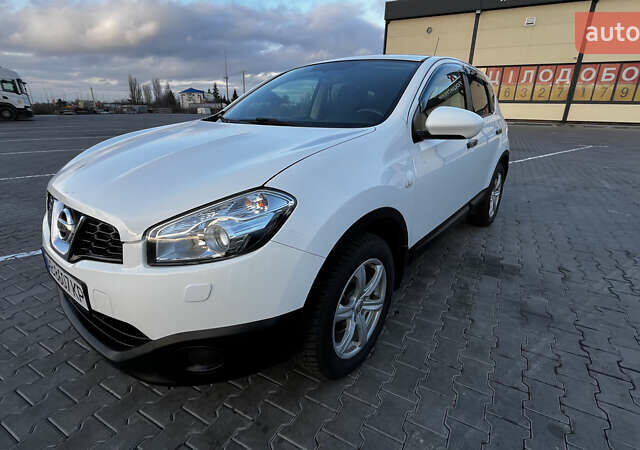 Білий Ніссан Кашкай, об'ємом двигуна 2 л та пробігом 129 тис. км за 13500 $, фото 1 на Automoto.ua