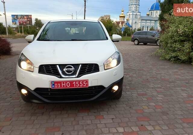 Білий Ніссан Кашкай, об'ємом двигуна 1.6 л та пробігом 265 тис. км за 10000 $, фото 1 на Automoto.ua