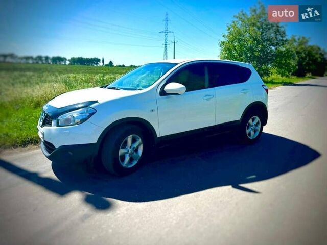 Білий Ніссан Кашкай, об'ємом двигуна 2 л та пробігом 241 тис. км за 12200 $, фото 1 на Automoto.ua