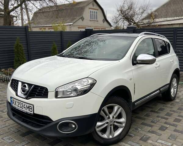 Белый Ниссан Кашкай, объемом двигателя 1.46 л и пробегом 218 тыс. км за 11000 $, фото 1 на Automoto.ua