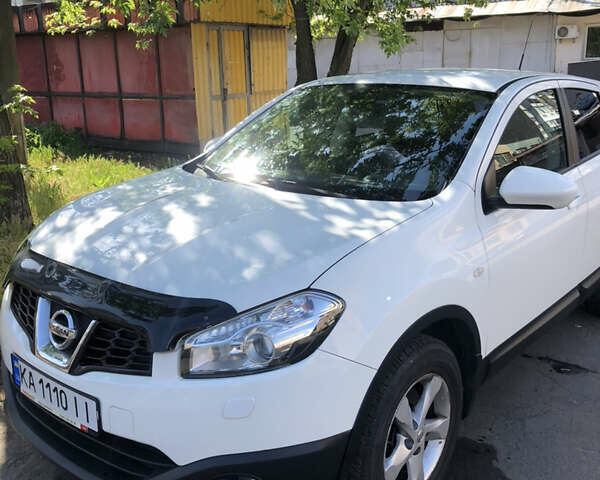 Білий Ніссан Кашкай, об'ємом двигуна 2 л та пробігом 165 тис. км за 12700 $, фото 1 на Automoto.ua