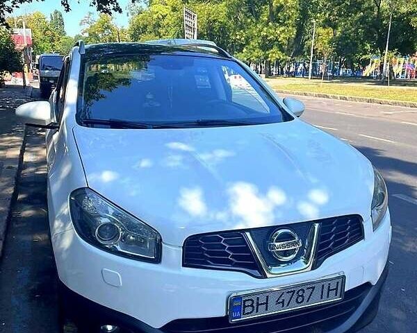 Белый Ниссан Кашкай, объемом двигателя 2 л и пробегом 120 тыс. км за 11200 $, фото 1 на Automoto.ua