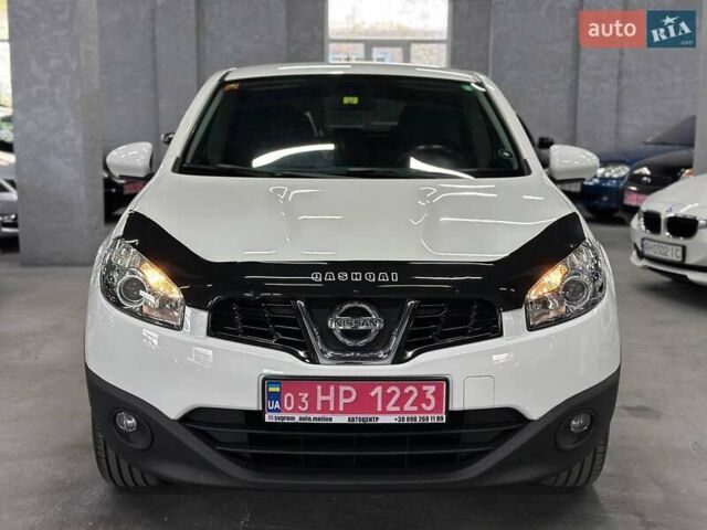 Белый Ниссан Кашкай, объемом двигателя 1.6 л и пробегом 160 тыс. км за 11799 $, фото 1 на Automoto.ua