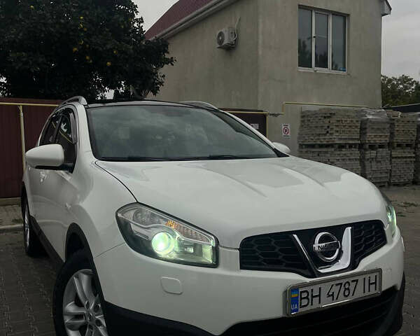 Білий Ніссан Кашкай, об'ємом двигуна 2 л та пробігом 120 тис. км за 10800 $, фото 1 на Automoto.ua