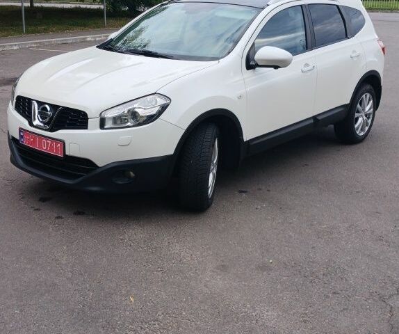 Белый Ниссан Кашкай, объемом двигателя 1.6 л и пробегом 214 тыс. км за 11800 $, фото 1 на Automoto.ua