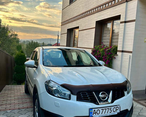 Білий Ніссан Кашкай, об'ємом двигуна 1.6 л та пробігом 159 тис. км за 11500 $, фото 1 на Automoto.ua