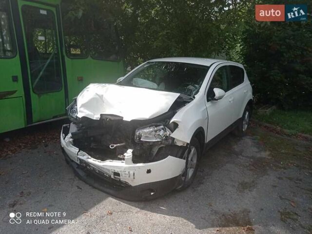 Білий Ніссан Кашкай, об'ємом двигуна 2 л та пробігом 102 тис. км за 4700 $, фото 1 на Automoto.ua