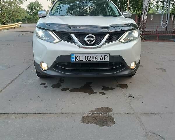 Белый Ниссан Кашкай, объемом двигателя 1.46 л и пробегом 211 тыс. км за 14300 $, фото 1 на Automoto.ua