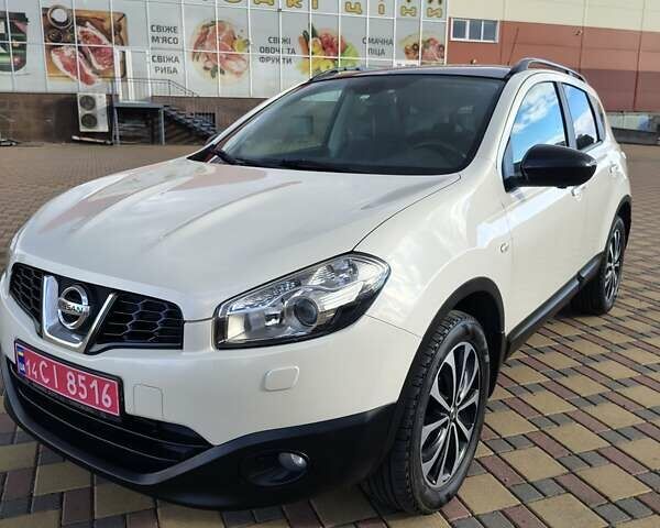 Белый Ниссан Кашкай, объемом двигателя 1.5 л и пробегом 186 тыс. км за 11900 $, фото 1 на Automoto.ua