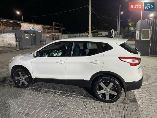 Белый Ниссан Кашкай, объемом двигателя 1.6 л и пробегом 86 тыс. км за 15200 $, фото 1 на Automoto.ua
