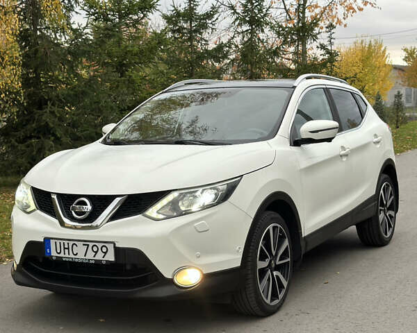 Ніссан Кашкай 2014 у Радивилове на Automoto.ua Білий Ніссан Кашкай, об'ємом двигуна 1.5 л та пробігом 193 тис. км за 14200 $, фото 1 на Automoto.ua