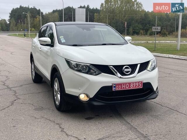 Белый Ниссан Кашкай, объемом двигателя 1.5 л и пробегом 244 тыс. км за 14900 $, фото 1 на Automoto.ua