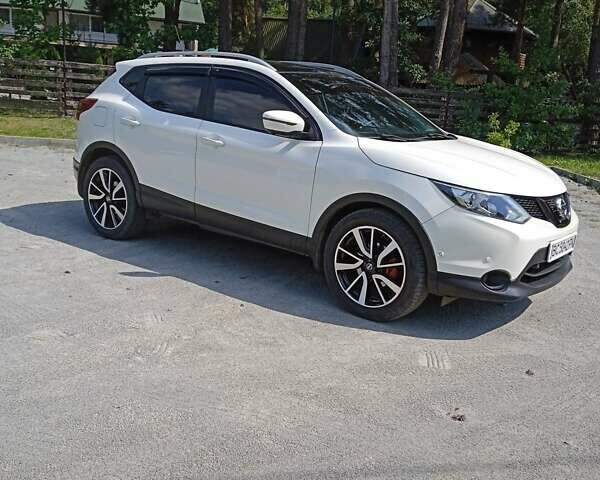 Белый Ниссан Кашкай, объемом двигателя 1.5 л и пробегом 240 тыс. км за 15000 $, фото 1 на Automoto.ua