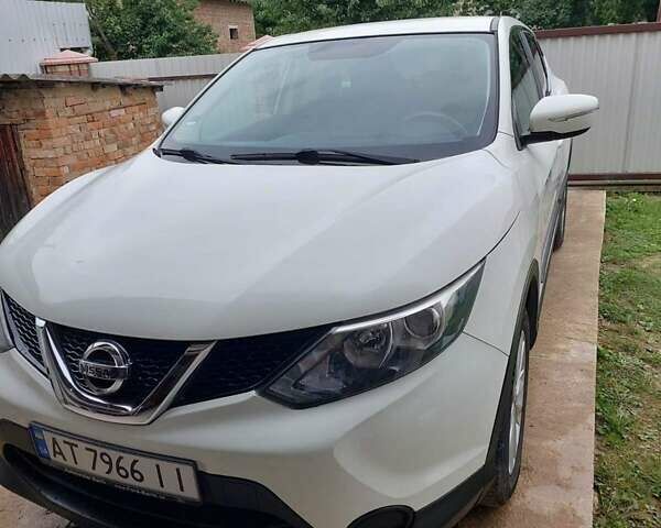 Білий Ніссан Кашкай, об'ємом двигуна 1.2 л та пробігом 164 тис. км за 13900 $, фото 1 на Automoto.ua