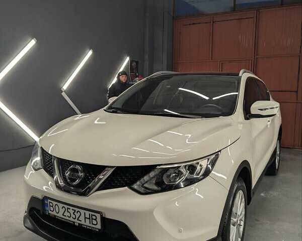 Ніссан Кашкай 2015 у Тернополі на Automoto.ua Білий Ніссан Кашкай, об'ємом двигуна 1.6 л та пробігом 73 тис. км за 16700 $, фото 1 на Automoto.ua