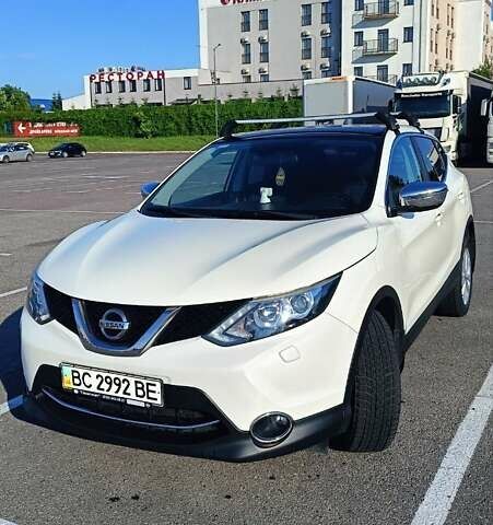 Белый Ниссан Кашкай, объемом двигателя 1.2 л и пробегом 128 тыс. км за 13800 $, фото 1 на Automoto.ua