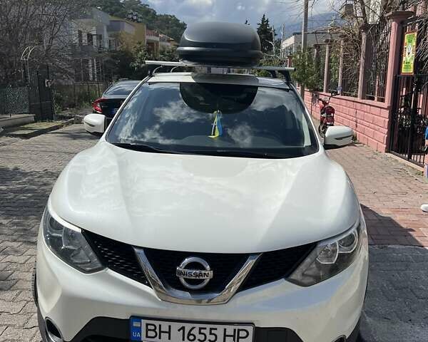 Белый Ниссан Кашкай, объемом двигателя 1.2 л и пробегом 80 тыс. км за 11000 $, фото 1 на Automoto.ua