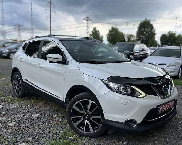 Белый Ниссан Кашкай, объемом двигателя 1.6 л и пробегом 216 тыс. км за 15999 $, фото 1 на Automoto.ua