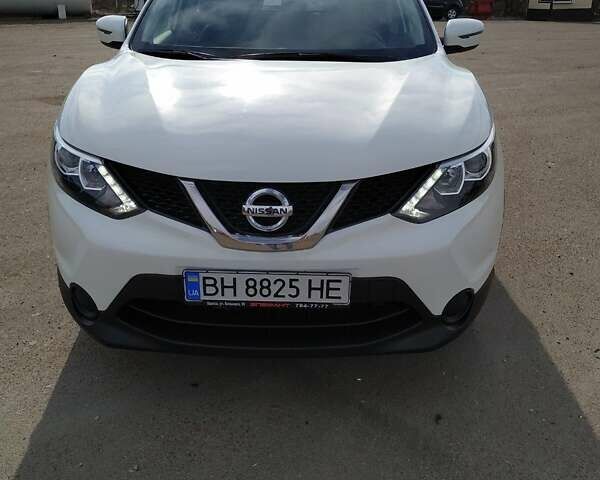 Білий Ніссан Кашкай, об'ємом двигуна 1.2 л та пробігом 69 тис. км за 15000 $, фото 1 на Automoto.ua