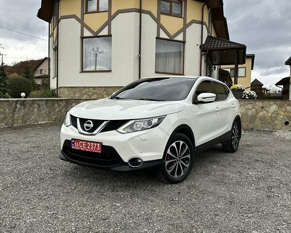 Белый Ниссан Кашкай, объемом двигателя 1.5 л и пробегом 230 тыс. км за 13990 $, фото 1 на Automoto.ua