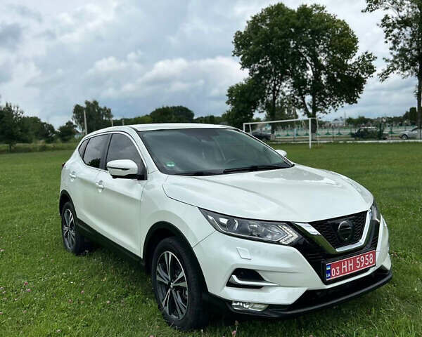 Белый Ниссан Кашкай, объемом двигателя 1.6 л и пробегом 123 тыс. км за 18200 $, фото 1 на Automoto.ua