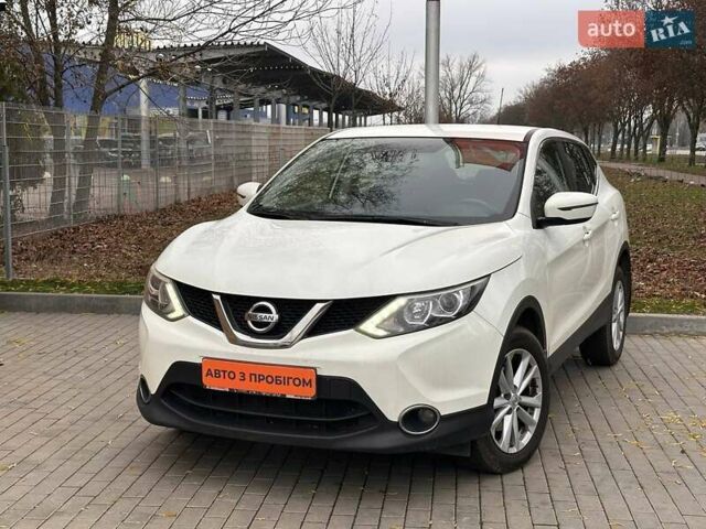 Білий Ніссан Кашкай, об'ємом двигуна 1.6 л та пробігом 160 тис. км за 15900 $, фото 1 на Automoto.ua