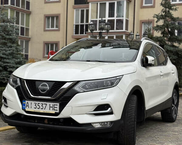 Белый Ниссан Кашкай, объемом двигателя 1.6 л и пробегом 147 тыс. км за 18900 $, фото 1 на Automoto.ua