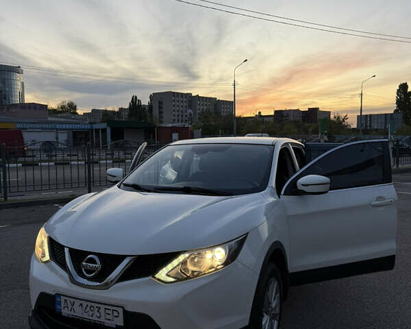 Белый Ниссан Кашкай, объемом двигателя 2 л и пробегом 148 тыс. км за 15000 $, фото 1 на Automoto.ua