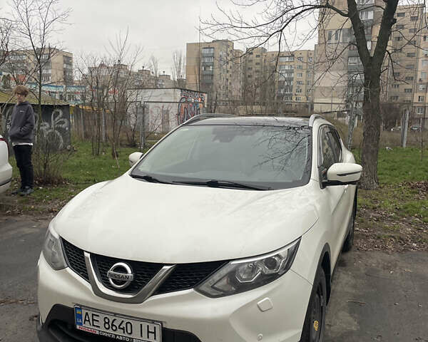 Белый Ниссан Кашкай, объемом двигателя 1.6 л и пробегом 163 тыс. км за 18000 $, фото 1 на Automoto.ua