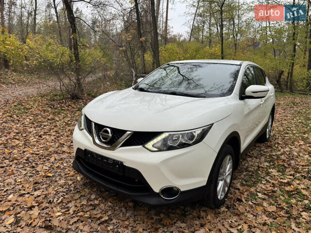 Білий Ніссан Кашкай, об'ємом двигуна 1.6 л та пробігом 137 тис. км за 14900 $, фото 1 на Automoto.ua