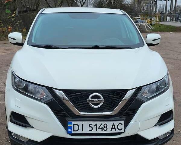 Белый Ниссан Кашкай, объемом двигателя 1.2 л и пробегом 143 тыс. км за 12500 $, фото 1 на Automoto.ua