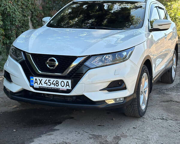 Белый Ниссан Кашкай, объемом двигателя 1.2 л и пробегом 87 тыс. км за 16200 $, фото 1 на Automoto.ua